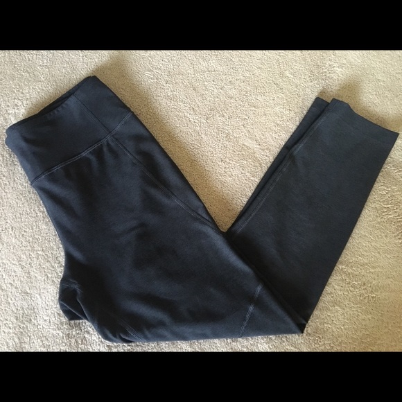 Outdoor Voices Pants - Outdoor Voices 3/4 Warmup Leggings Charcoal Medium